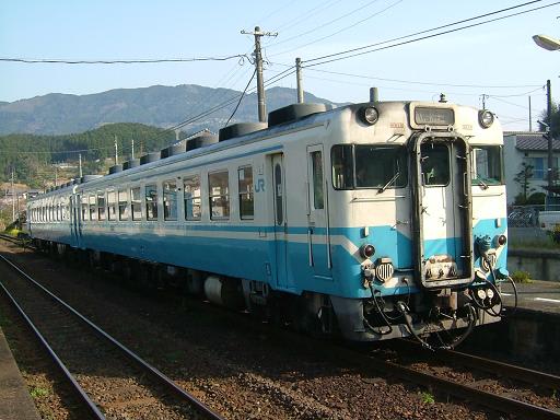 JR四国のキハ58系 - 斬剣次郎の鉄道・バス斬り JR四国のキハ58系 - 斬剣次郎の鉄道・バス斬り