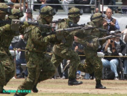 陸上自衛隊小銃手の多様な個人装備 - 北大路機関