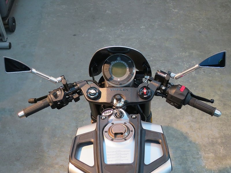 ドキッ！ と思わせるビキニカウルに身を纏った、Husqvarna