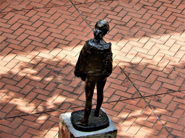 2019・5・19 国立国会図書館の野外彫刻 津田裕子 松永勉