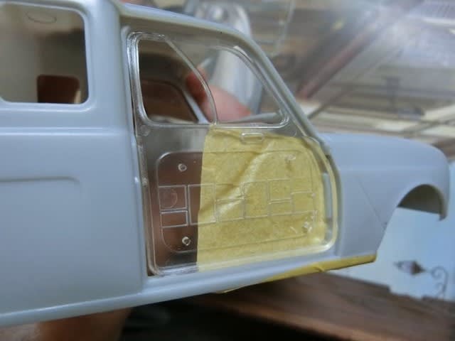 エブロ1/24ルノーキャトル フルゴネット F4 LA POSTE 製作開始