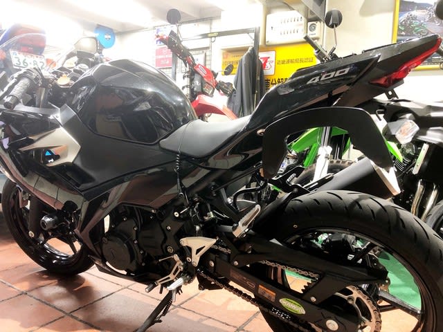 Ninja400「ヘプコ＆ベッカーC-BOW・ロイスターサイドバッグ