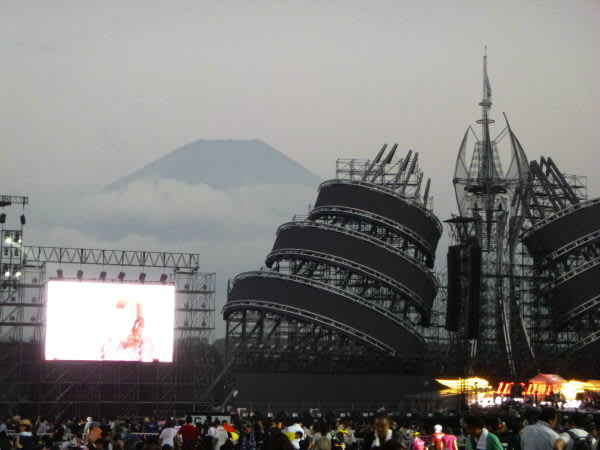伝説】長渕剛「10万人オールナイト・ライヴ 2015 in 富士山麓 伝説】長渕剛「10万人オールナイト・ライヴ 2015 in 富士山麓