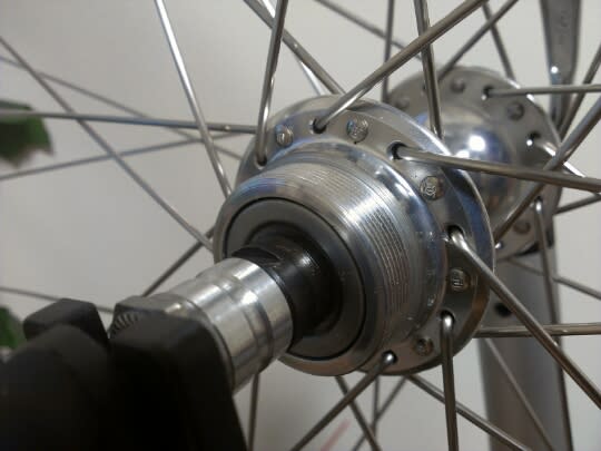 SUNTOUR Spribtハブ ARAYA REDリムのホイールを組み直す - 古今 SUNTOUR Spribtハブ ARAYA REDリムのホイールを組み直す - 古今