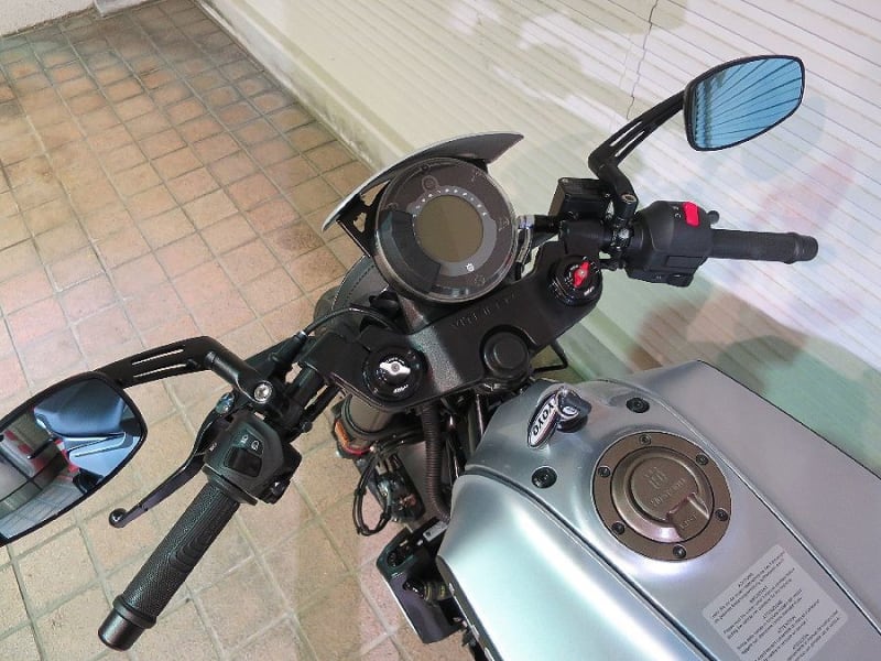 Husqvarna VITPILEN 401 にお似合いのオプション部品ですね