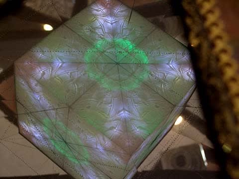 Cubic Kaleidoscope Exhibition立方体万華鏡展 - 万華鏡の楽しみ