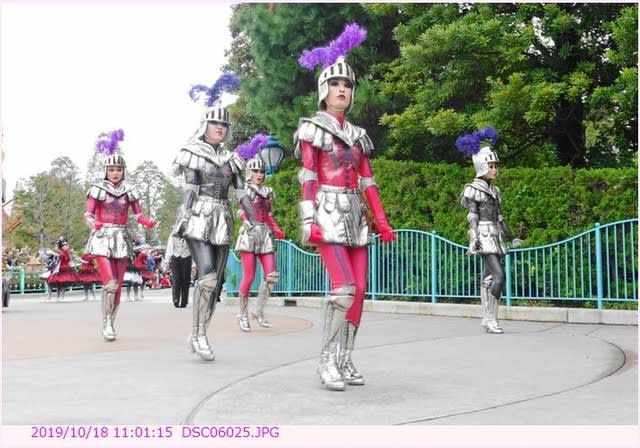 ダンサー 〈騎士風コスチューム スプーキー“Boo!”パレード