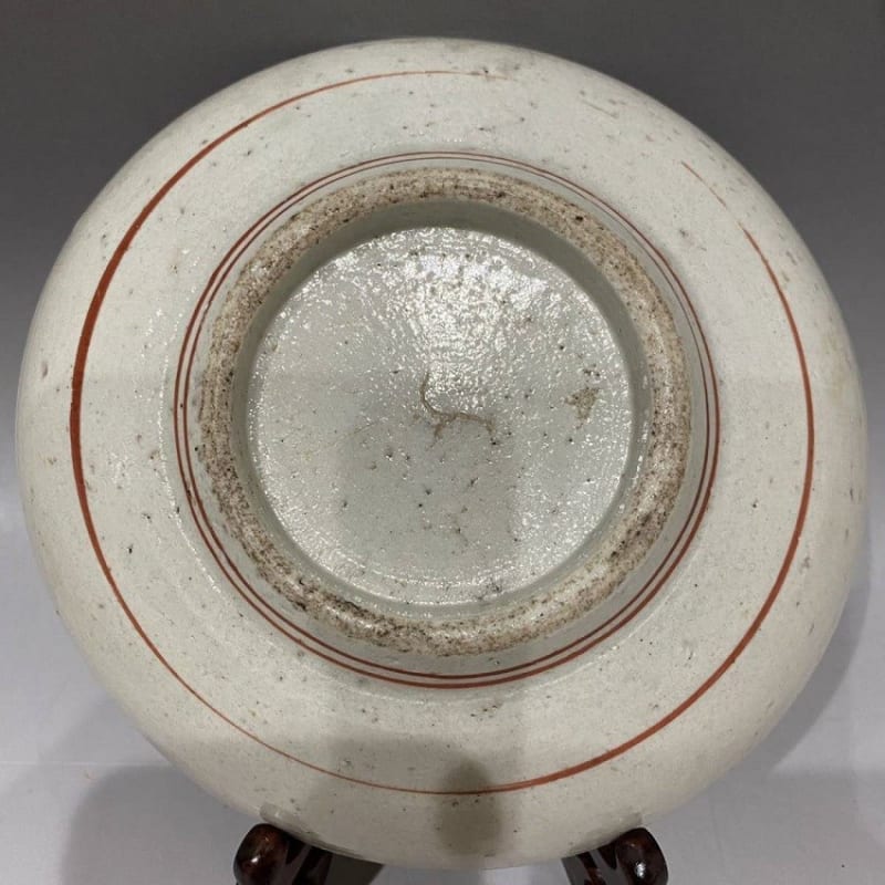 氏素性の解らぬ作品 古伊万里(古九谷) 草花文蝶図初期赤絵五寸 氏素性の解らぬ作品 古伊万里(古九谷) 草花文蝶図初期赤絵五寸