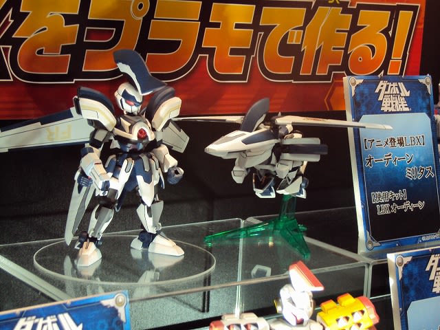 ダンボール戦機 オーディーン／オーディーンM オーディーンミリタス セット販売 短けれ 売買されたオークション情報 落札价格 【au  payマーケット】の商品情報をアーカイブ公開