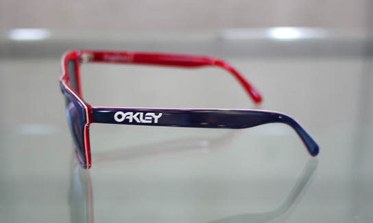 オークリーの名作『 FROGSKINS LX (フロッグスキン エルエックス) 』！ | INSpiRAL （インスパイラル） 成城眼鏡店