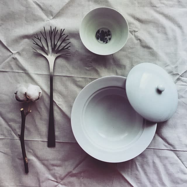 choeunsook art and lifestyle galleryでイ キジョの白磁と「福 choeunsook art and lifestyle galleryでイ キジョの白磁と「福