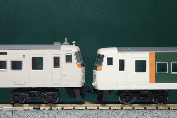 湘南ブロック塗装です。TOMIX 185系200番台「踊り子・新塗装」の 湘南ブロック塗装です。TOMIX 185系200番台「踊り子・新塗装」の