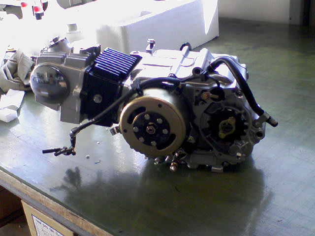 中華110cc1次側クラッチエンジンの観察 その1 - 南信州のりもの