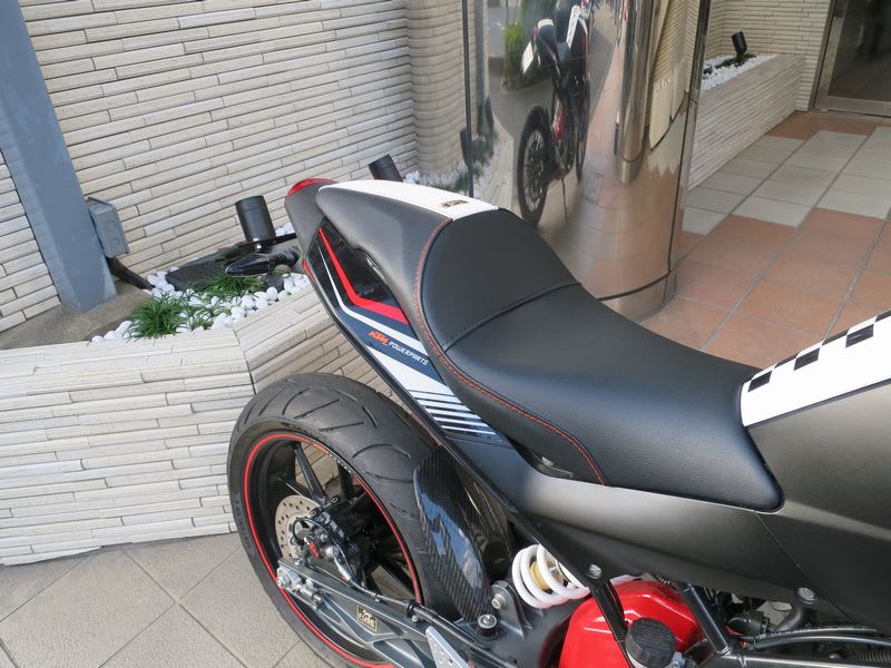 K&H 製 KTM 125/200/250/390DUKE用 シングルシートいよいよ K&H 製 KTM 125/200/250/390DUKE用 シングルシートいよいよ