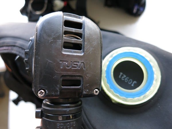 TUSA.NEWティナBCの肩口バルブ分解法 - ダイビングショップ店長 TUSA.NEWティナBCの肩口バルブ分解法 - ダイビングショップ店長