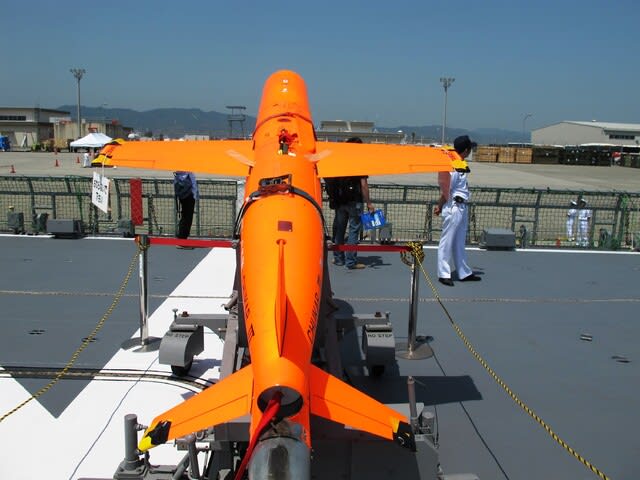 CHUKAR III( BQM-74E)高速無人標的機 訓練支援艦「てんりゅう CHUKAR III( BQM-74E)高速無人標的機 訓練支援艦「てんりゅう