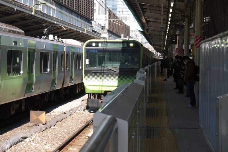 ○10000円スタート○レア○東京駅○山手線所要時間案内○看板