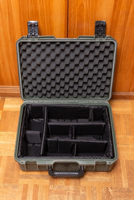 PELICAN 1550を売って、米軍払い下げのHARDIGG STORM CASE