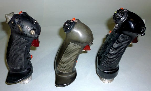 コレを握ったら いっちゃいますぜ! - 三丁目の飛行機屋 コレを握ったら いっちゃいますぜ! - 三丁目の飛行機屋
