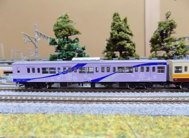 ROUNDHOUSEの10-912 201系四季彩タイプ4両セットを見る ROUNDHOUSEの10-912 201系四季彩タイプ4両セットを見る