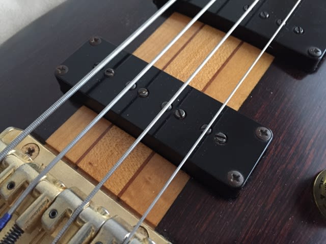 Ibanez / MC888 - on Bass+ Ibanez / MC888 - on Bass+