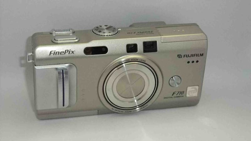 FUJIFILM FinePix F710 横長ファインピクス - 乾電池の画像集 出張所 FUJIFILM FinePix F710 横長ファインピクス - 乾電池の画像集 出張所