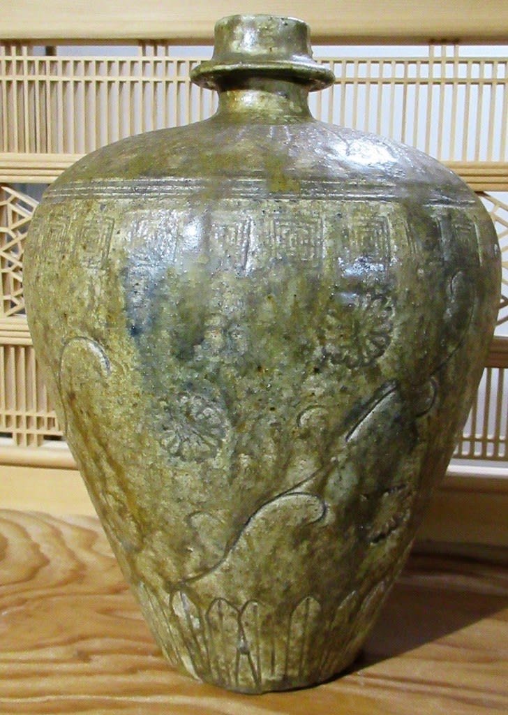 氏素性の解らぬ作品 古瀬戸？ 灰釉印花文瓶子 - 夜噺骨董談義