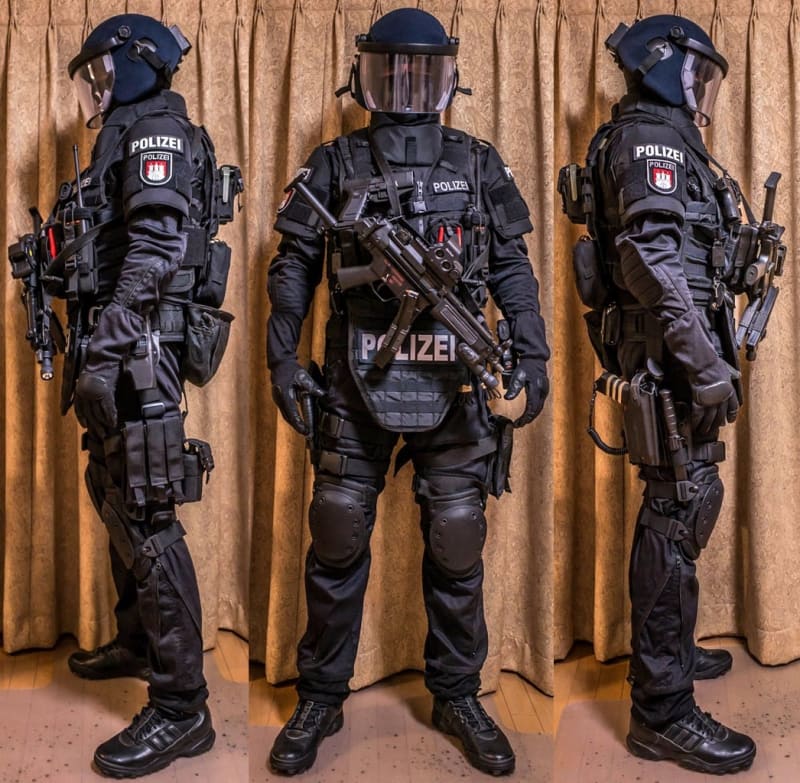 ドイツ地方警察装備の変遷 19 - F & F嫁の “FFree World”