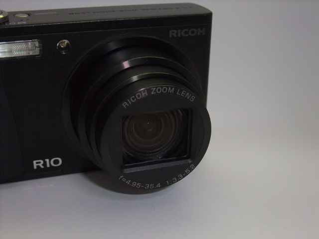 RICOH R10 デジタルカメラ - 乾電池の画像集 出張所 RICOH R10 デジタルカメラ - 乾電池の画像集 出張所