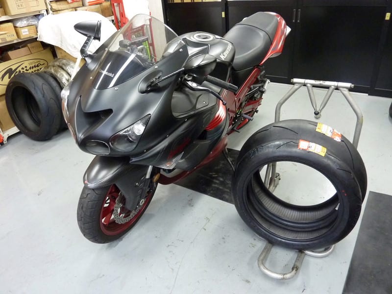 ZX－14 タイヤ交換 - ケイアールエス浦和のブログ