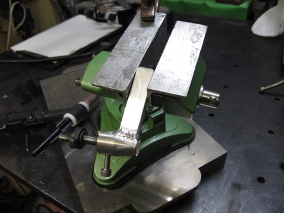 静かな切断を求めて 古い中古の新ダイワ(SB120-2)の 静かな切断を求めて 古い中古の新ダイワ(SB120-2)の
