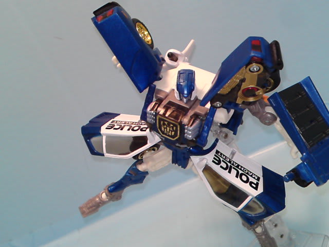 TFカーロボット デラックスクラス スーパーマッハアラートを