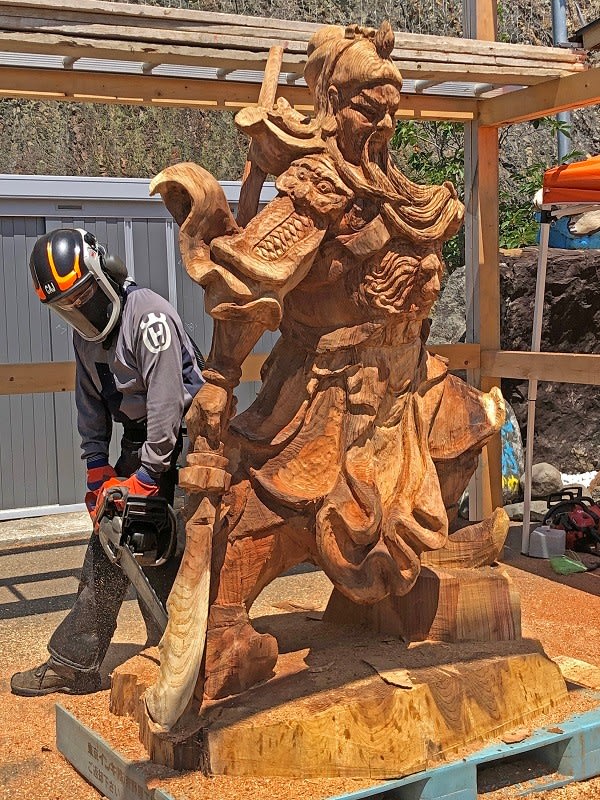 特別注文彫刻 関羽像 - CHAINSAW ART JAPAN・ケイジの仕事記録 特別注文彫刻 関羽像 - CHAINSAW ART JAPAN・ケイジの仕事記録