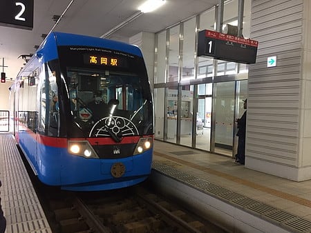 万葉線の旅ー紅ガニ 越ノ潟フェリー 新湊大橋 奈呉の浦 いろはにぴあの Ver 4