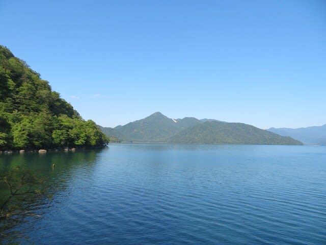 中禅寺湖上野島上陸で大チョンボ。 - たそがれオヤジのクタクタ 中禅寺湖上野島上陸で大チョンボ。 - たそがれオヤジのクタクタ
