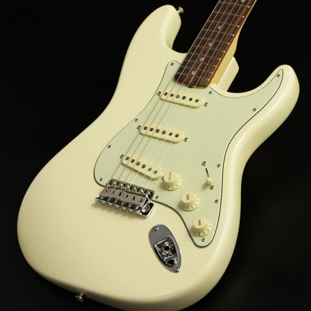 現行Fender ストラトを試奏 - FootprintFile 現行Fender ストラトを試奏 - FootprintFile