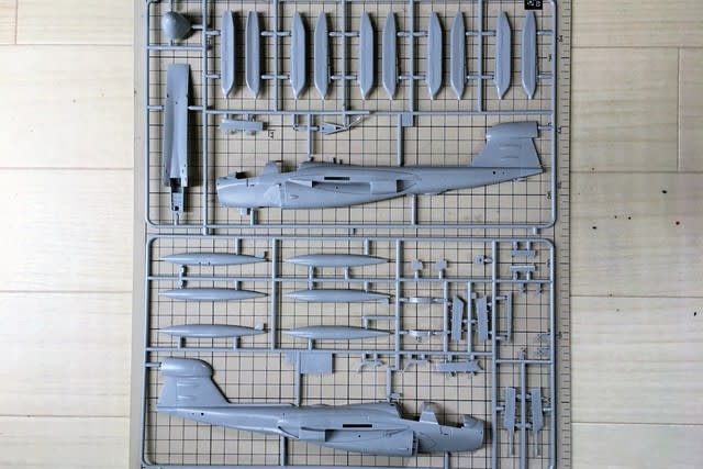 Amazon | ハセガワ 1/72 EA-6B プラウラー ハイビジ #E8