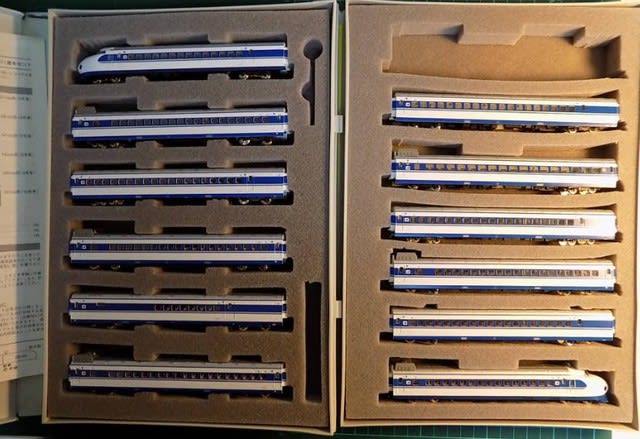 TOMIXの92702/92703のJR0-7000系山陽新幹線(ウェスト TOMIXの92702/92703のJR0-7000系山陽新幹線(ウェスト