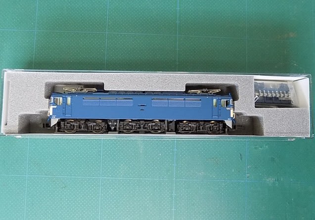 KATOの3093-1 EF61（青）が入線しました。 - 続