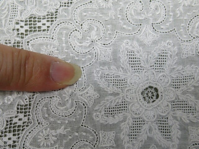 汕頭（スワトウ）刺繍ハンカチ 黄変しみ クリーニング・しみ抜き