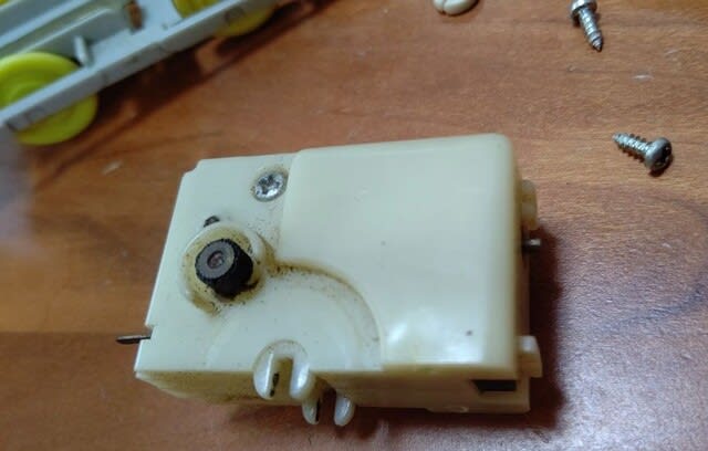 プラレール EF65(1979年製)前スイッチと0系新幹線(1976年製)前 プラレール EF65(1979年製)前スイッチと0系新幹線(1976年製)前