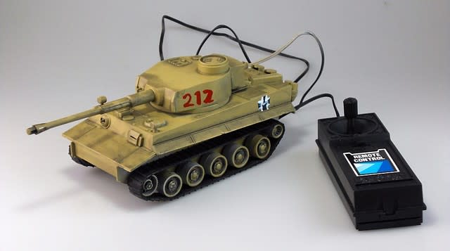 □ARII製 ドイツ陸軍戦車・タイガーI型 リモコンタイプ - あんた □ARII製 ドイツ陸軍戦車・タイガーI型 リモコンタイプ - あんた