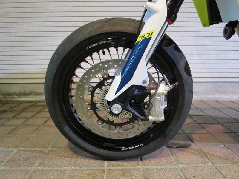 明日は千葉へツーリング!Husqvarna 701 SUPERMOTO 出動です 明日は千葉へツーリング!Husqvarna 701 SUPERMOTO 出動です