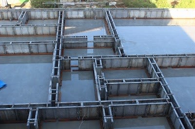 鋼製型枠 メタルフォーム クリップ付き 基礎工事