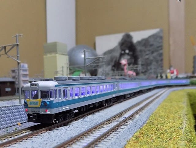 KATOの10-344 153系「新快速」直流急行形電車を弄る