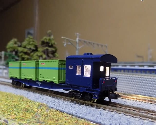 TOMIXの2758 コキフ10000へ室内灯を取り付ける