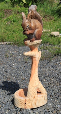 作品 リス - CHAINSAW ART JAPAN・ケイジの仕事記録