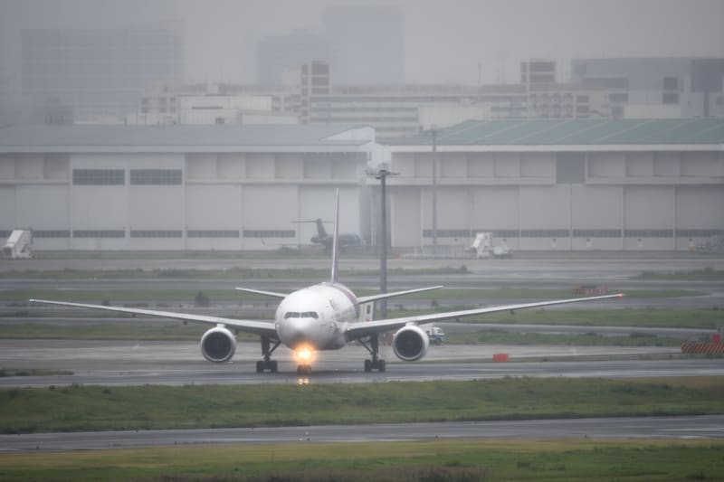 タイはジャンボではなく何と初撮影の７７７ ２００ １０月１日 羽田空港 ボンさんの飛行機写真