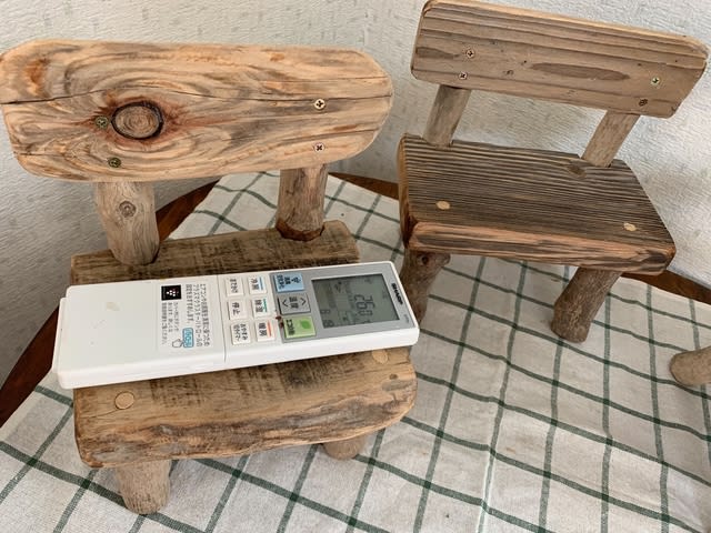 流木ミニミニ椅子 - MOGA WOOD 流木ミニミニ椅子 - MOGA WOOD