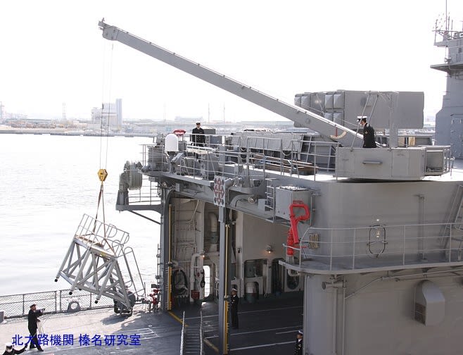ヘリコプター護衛艦ひえい(DDH142 HIEI) 呉基地から神戸港へ入港